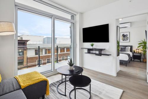 Central Apartment | Brand New City Apt in Downtown Vancouver
