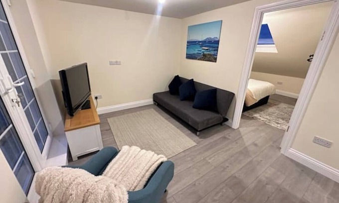 Goodmayes Apartment | Brand New! Cosy London Apartment - Elizabeth line