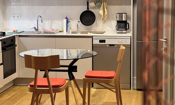 Kadikoy Condo | Brand-New Cozy 1-Bedroom Condo at Prime Istanbul – AC & WiFi Included