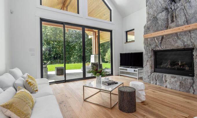 Brackendale House | Brand New Estate Home Private Property