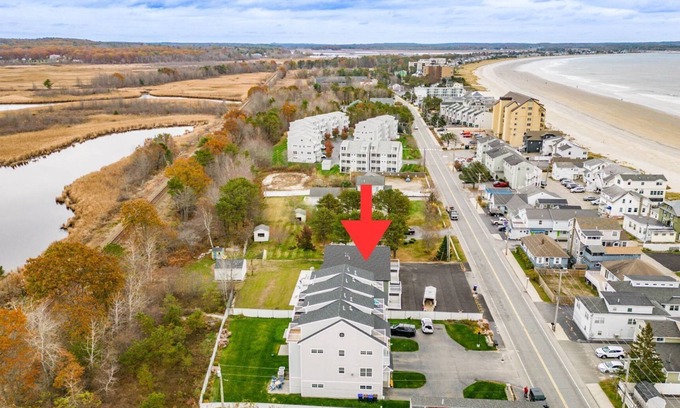 Old Orchard Beach Apartment | Brand NEW, Family Friendly| Up to 16 guests | Walk to the Beach | Back Yard | EV Charger