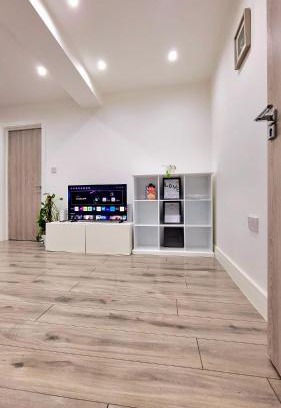 Haringey Apartment | Brand New Flat Close To Turnpike Lane Tube Station