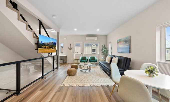 Anacortes House | BRAND NEW Fully Updated Condo 918 in Anacortes