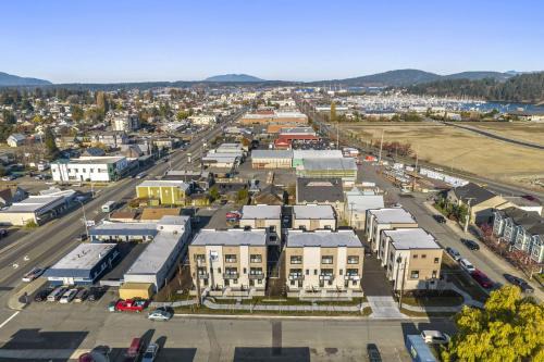 Anacortes House | Brand New Fully Updated Condo 908