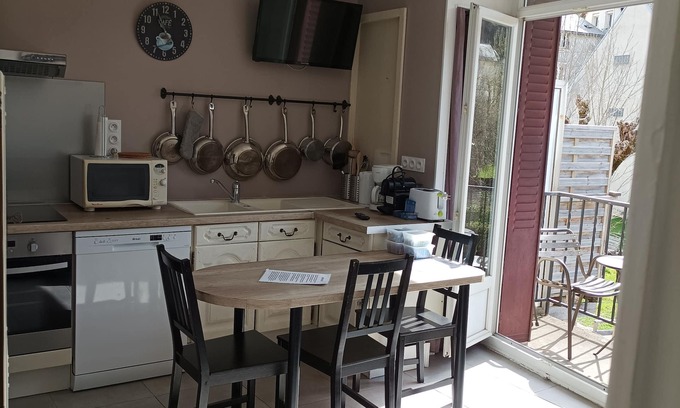 La Bourboule Apartment | BRAND-NEW FURNISHED APARTMENT A STONE'S THROW FROM THE TOWN CENTER AND THERMAL BATHS
