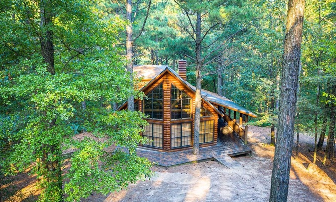 Broken Bow Cabin | Brand New Hot Tub 3BR/2BTH with Shared Fishing Ponds on 40 acres