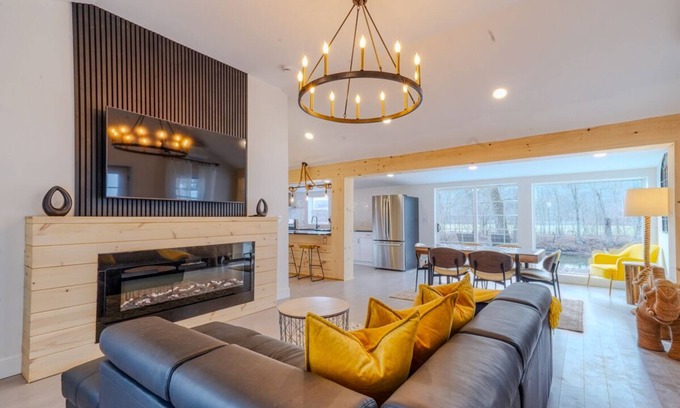 Mount Marion House | Brand New House with Huge patio overlooks Esopus Creek at Lake Katrine