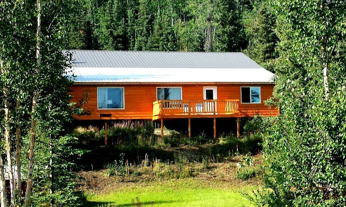 Nelchina Cabin | Brand New! Lake Front Rental With Mountain Views