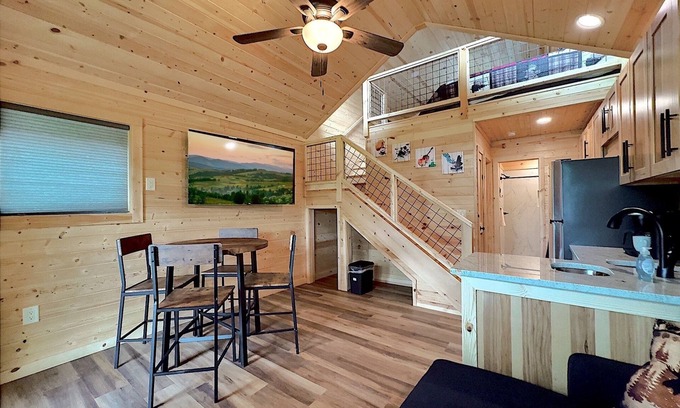 Hiawassee Cottage | Brand New! Lakeview Tiny Home in Downtown Hiawassee