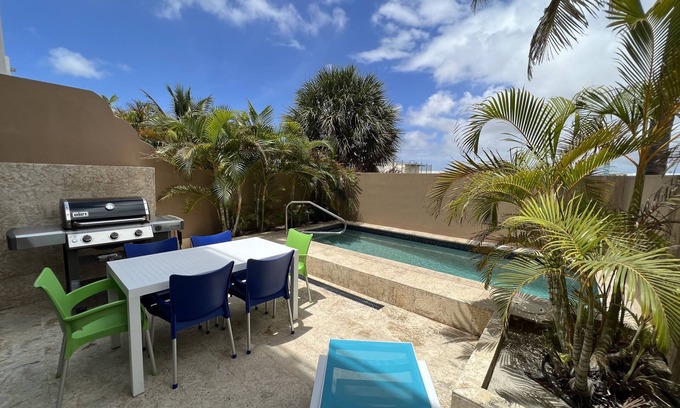 Oranjestad-West House | BRAND NEW LISTING Spacious family friendly townhome - steps from Eagle Beach