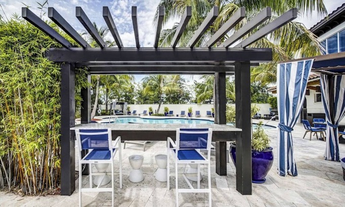 Davie Apartment | Brand new luxury apartment gated