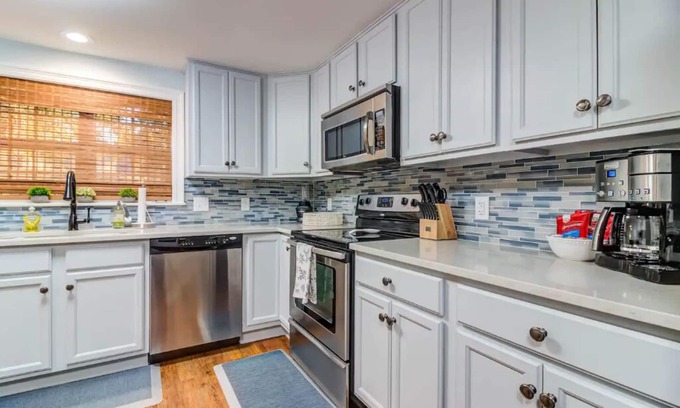 Bay St Louis House | BRAND NEW-Old Town-2 Master Suites-Walk to Shops