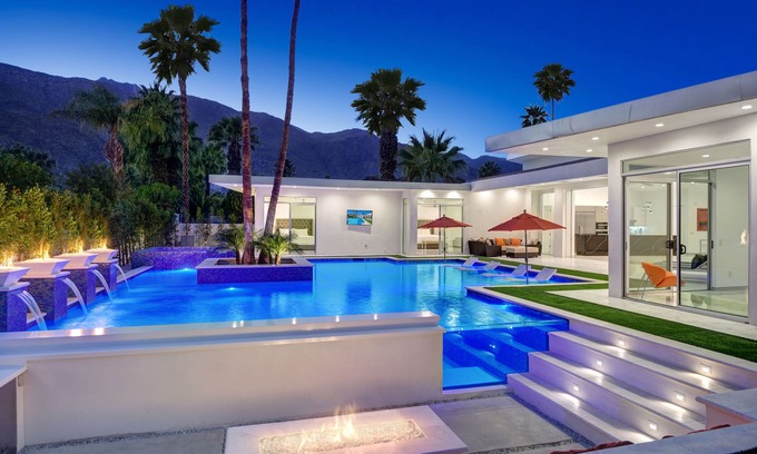 The Movie Colony House | Brand New Palm Springs Luxury Dream Resort Pool, 5BE 5.5 BA, walk to downtown PS
