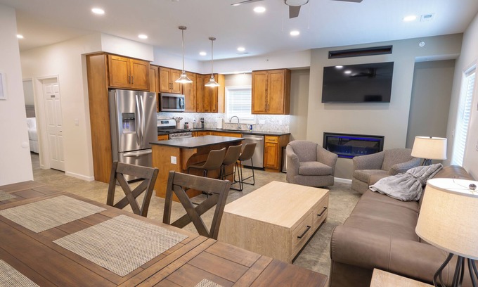 Hermann Condo | Brand New! Perfect for large groups, dog friendly and ADA accessible.