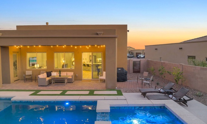 Dove Mountain House | Brand NEW Premier new-build oasis in Dove Mountain - with hot tub, heated pool.