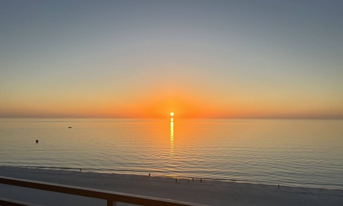 Marco Island Condo | BRAND NEW RENTAL - LUXURY CONDO - AMAZING SUNSETS! nNEWLY REMODELED! 3BR/2BA