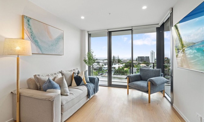 Surfers Paradise Apartment | Brand New Riverview 2BR King Bed *Parking/Pool/GYM