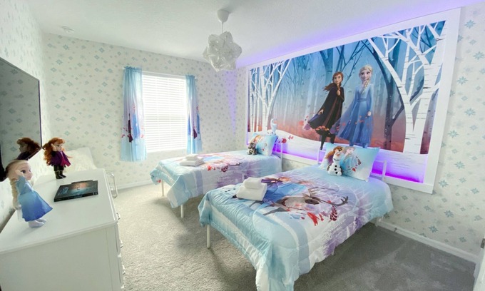 Four Corners House | BRAND NEW Solara Resort - 5 bedrooms, Private Pool - FROZEN & HARRY POTTER Themed Rooms