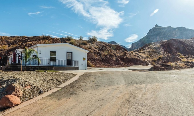 Parker Strip House | BRAND NEW 🌟Spacious🌟 Parker Strip Oasis TONS OF BOAT PARKING