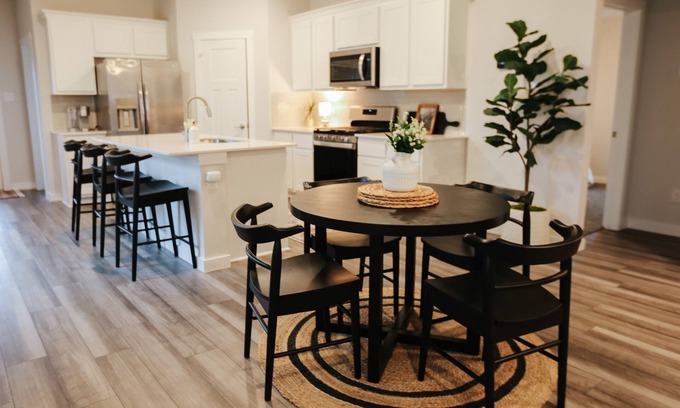 College Station House | Brand New Stylish Getaway house in the Heart of Aggieland!