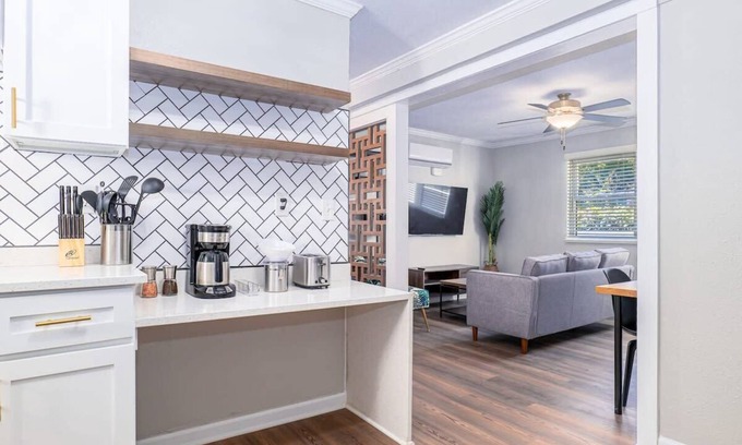 Cottage Line Apartment | BRAND NEW Surf Suite /Beach Front