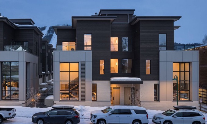 Jackson Hole Villa | Brand New, Three-Bedroom, Five-Floor Townhouse in the Heart Jackson