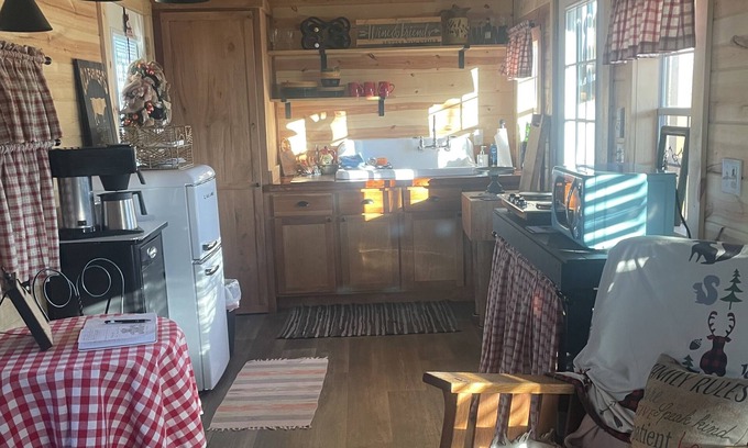 Pomona Cabin | Brand new tiny cabin located on farm. Near rivers, trailsheads & national forest