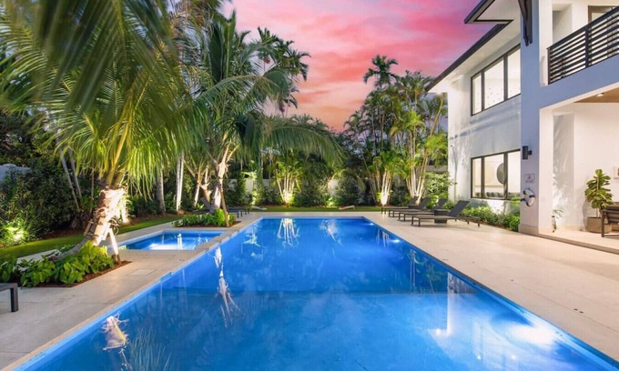 Country Club Section Villa | Brand new Villa with Pool/Jacuzzi/GameRoom