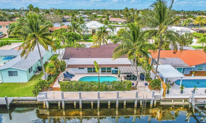 Cypress Lakes House | Brand New Waterfront Home! BNR Vacation Rentals