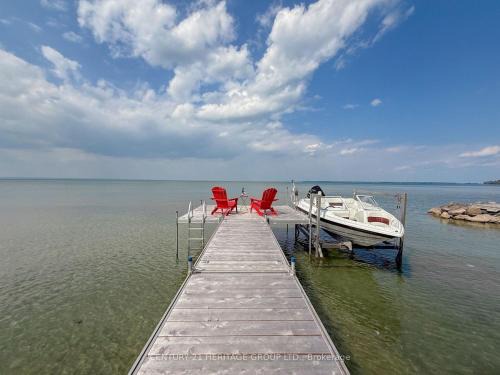 Georgina House | Brand New Waterfront Cottage