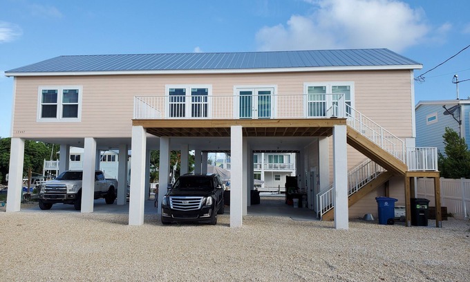 Sugarloaf Key House | BRAND NEW WATERFRONT 3/2