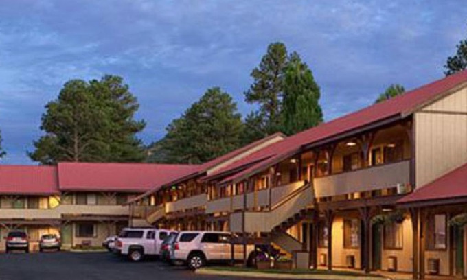 Chama Hotel | Branding Iron Motel