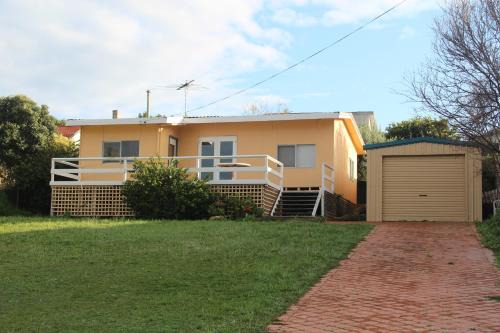 Guilderton House | Brandis Beach House