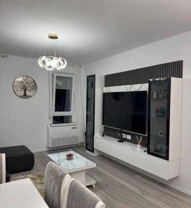 Kamez Apartment | Bratti's Apartment 2 Near Tirana Center And Mother Teresa International Airport