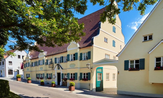 Dachau District House | Brauereigasthof & Hotel Kapplerbräu