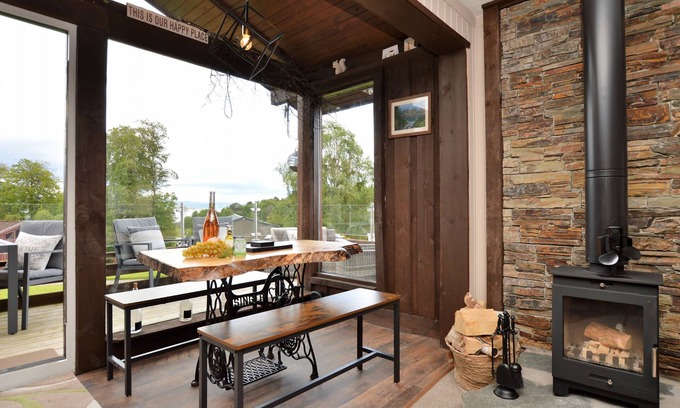Kilmun Cottage | Breacan Lodge - a lodge that sleeps 4 guests in 2 bedrooms