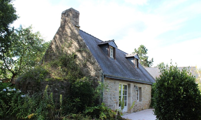 Plouhinec House | Bread oven on private property.