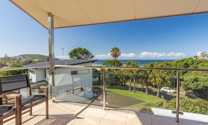 Blueys Beach House | Breakaway @ Blueys Ocean Views