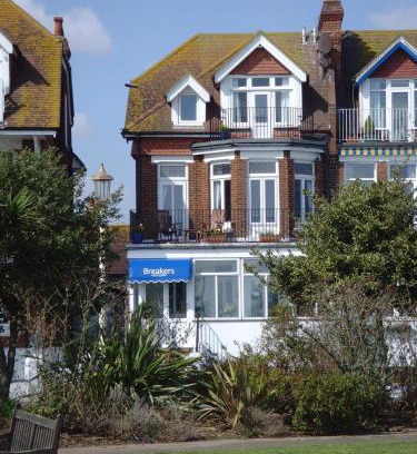 Eastbourne Bed & Breakfast | Breakers Bed and Breakfast