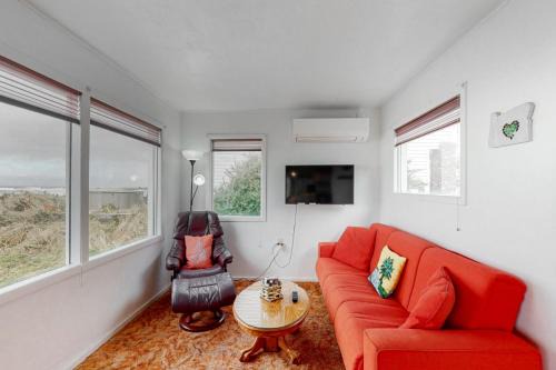 Rockaway Beach House | Breakers Cottage