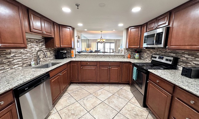 Destin Condo | Breakers East 1105~ Spacious 2BR/2BA~Beachfront Beach setup included