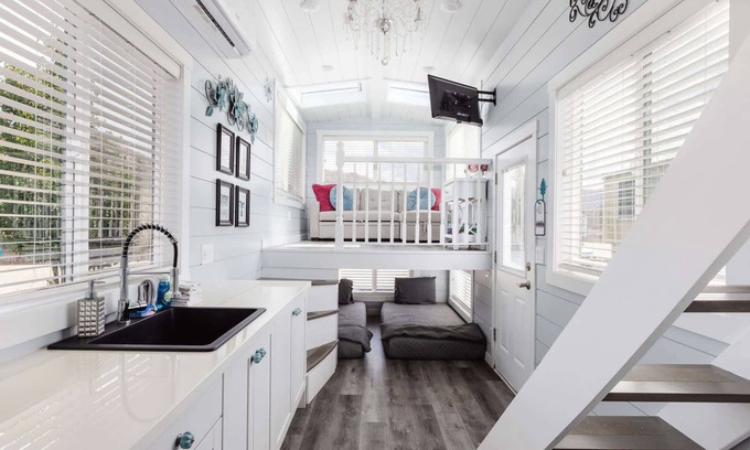 Apple Valley Apartment | Breakfast at Tiffany's