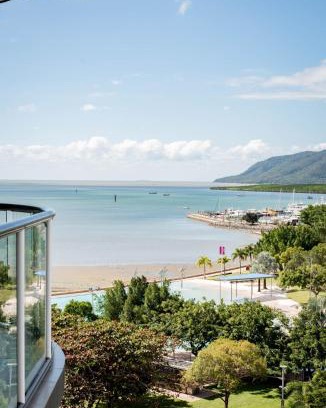 Cairns Central Business District Apartment | BreakFree Royal Harbour