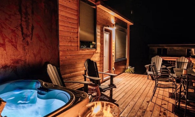 Sedona House | Breathe Cabin w/Red Rock Views+ HotTub + FirePit
