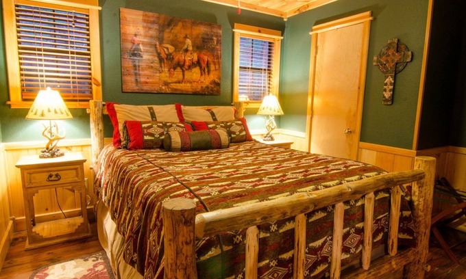 Broken Bow Cabin | Breathless: Sleeps 10, HOT TUB, Pet friendly, Wifi, Fireplace, in the forest!