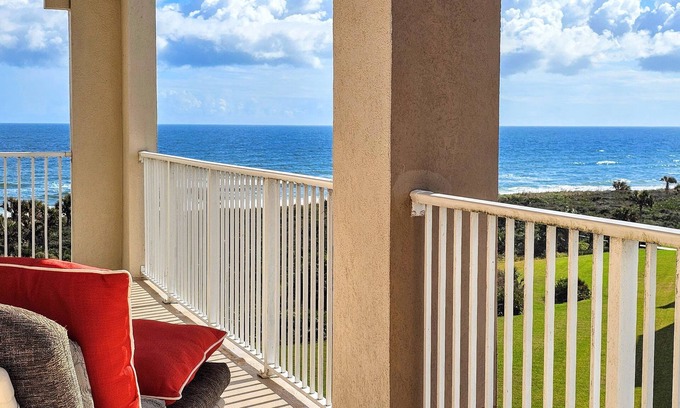 Palm Coast Condo | 🌴Breathtaking 5th Floor Ocean Views. Corner unit🌅Wraparound Balcony! 🏊♀️3 Pools
