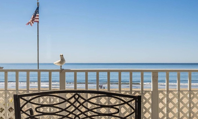 Rio del Mar House | Breathtaking Beach Front House - Steps to the Sand
