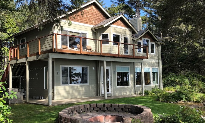 Moclips House | Breathtaking Beachfront Home on Two Acres of Private Forest