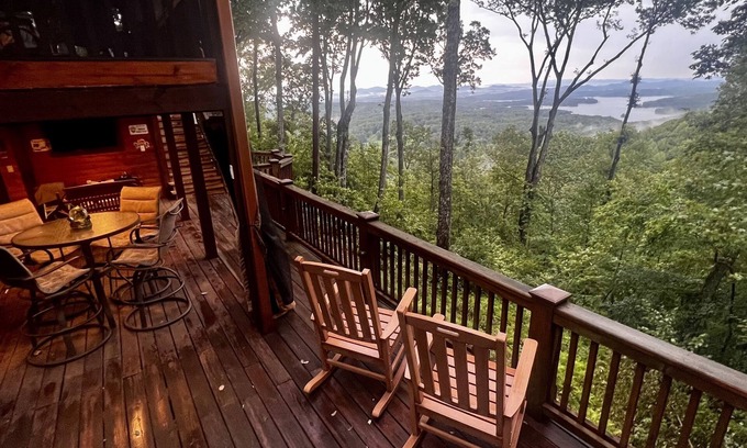 Blue Ridge Cabin | Breathtaking Lake Blue Ridge & Mtn Views w/Hot Tub