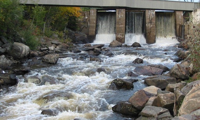 Magnetawan Cottage | Breathtaking & Newly Renovated Lakeside Cottage